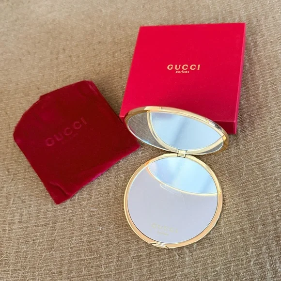 Gucci Gold Embossed Compact with Red Pouch - Picture 2 of 3